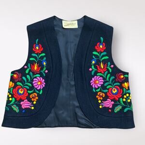 Vintage Shopping International Black Wool Felt Floral Hungarian Matyo Art Vest S
